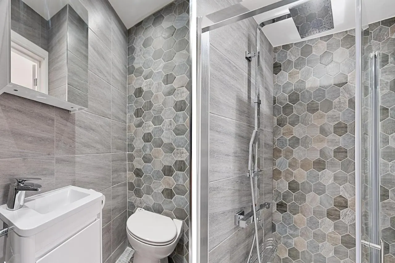 Luxury Property With Hot Tub And Sea Views Oystermouth Holiday home
