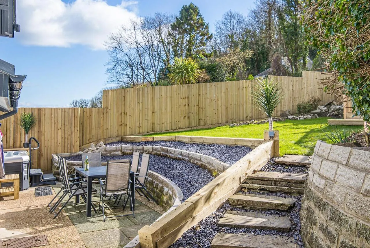 Luxury Property With Hot Tub And Sea Views Oystermouth 0*,