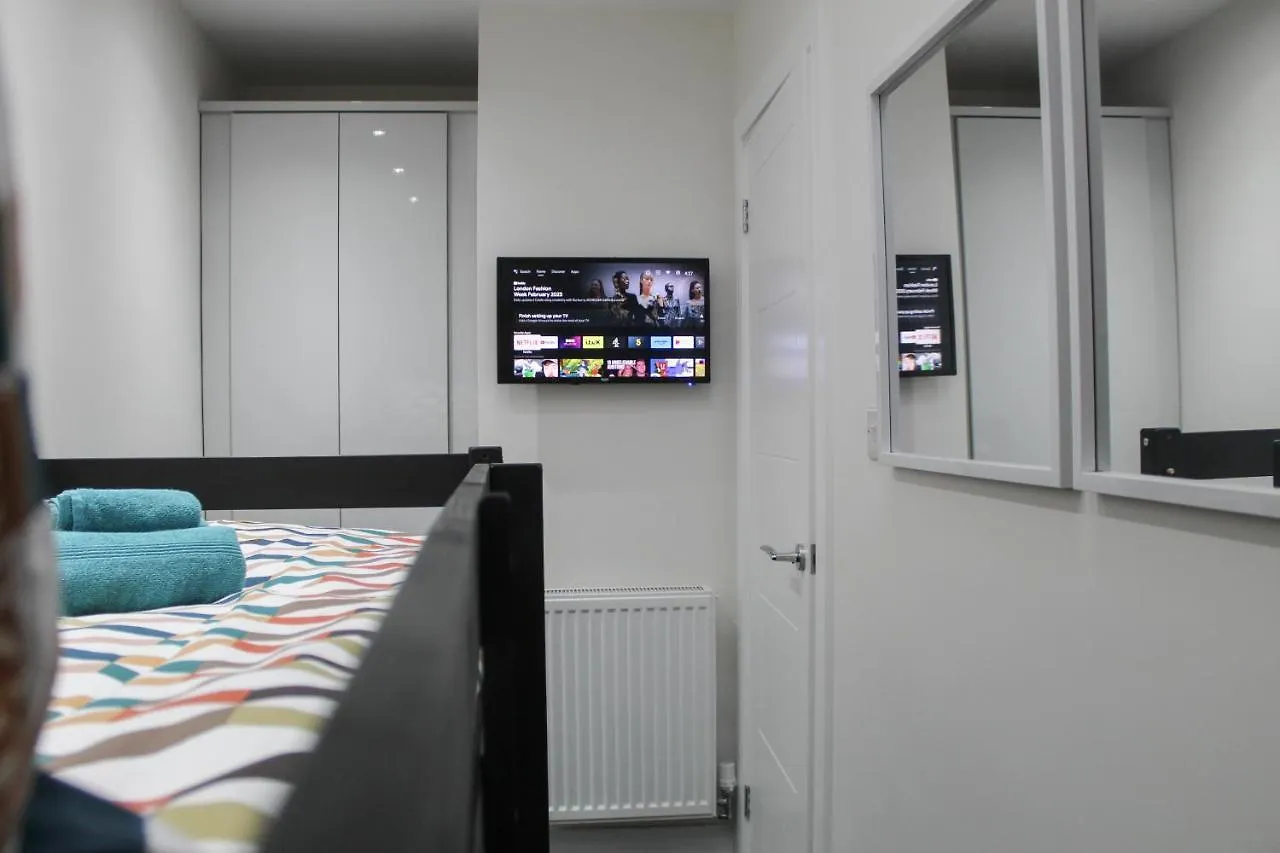 Luxury Property With Hot Tub And Sea Views Oystermouth Holiday home
