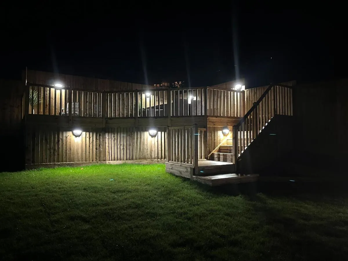 Luxury Property With Hot Tub And Sea Views Oystermouth 0*,