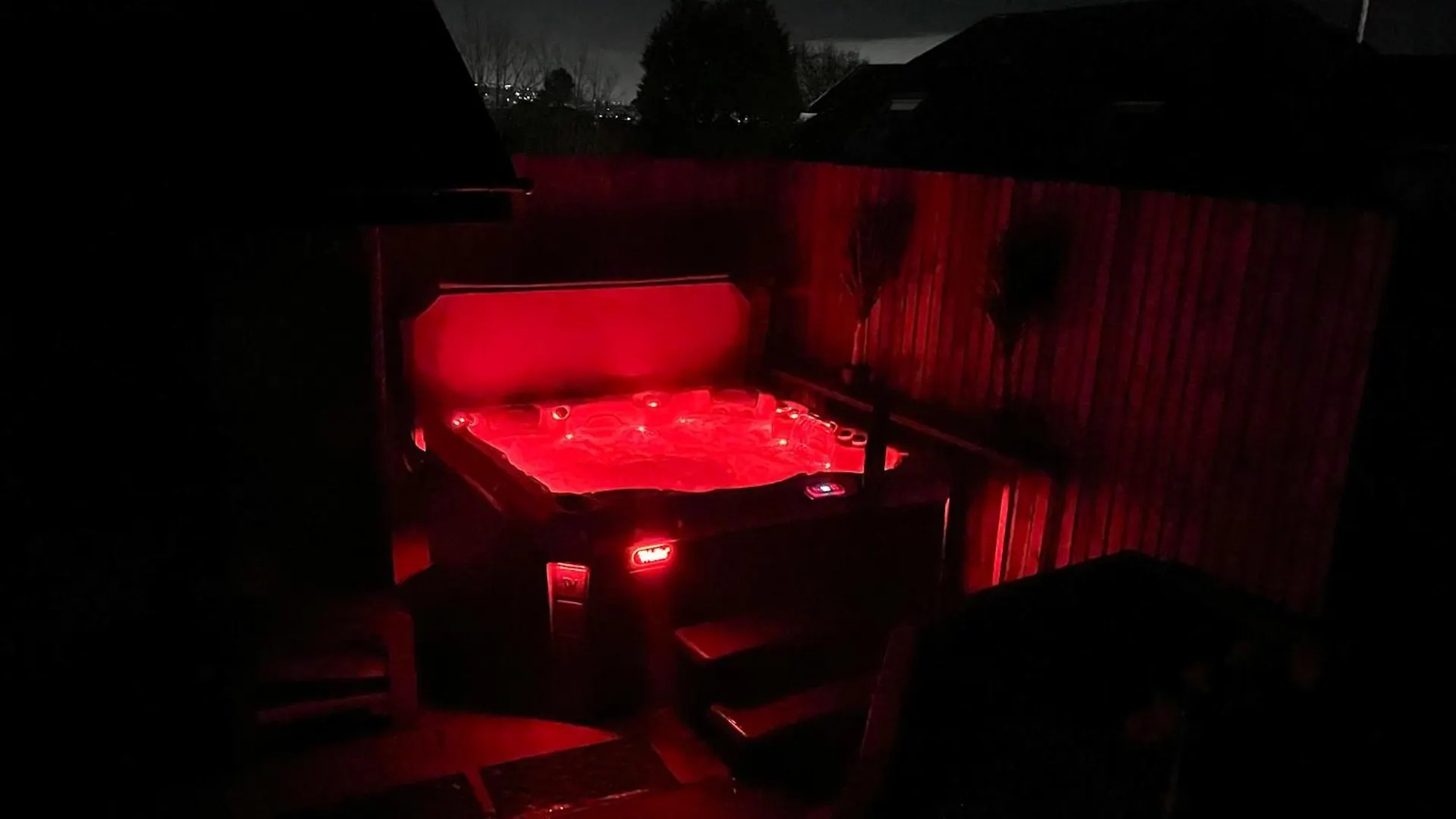Luxury Property With Hot Tub And Sea Views Oystermouth Holiday home
